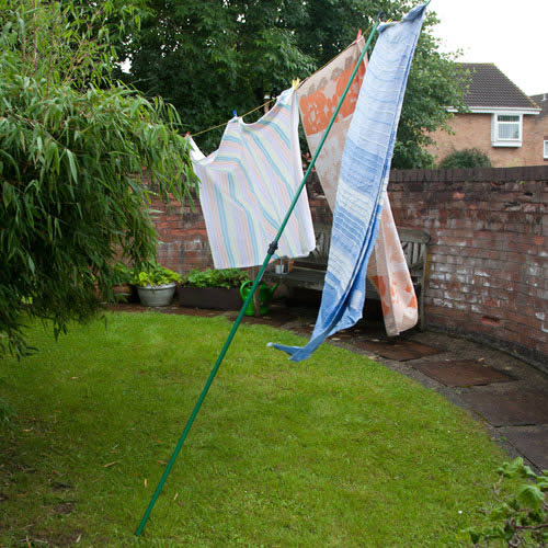 Harness the Indian Summer: Top Tips for Hanging Clothes Outside