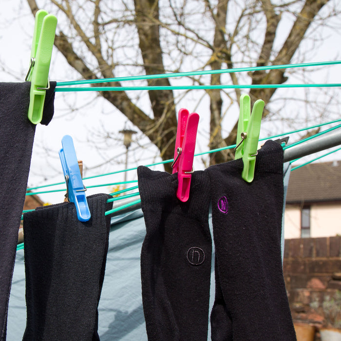 Standard-Mehrzweck-Wäscheklammern für alle Arten von Kleidung – 8 cm lang (24 Wäscheklammern pro Packung).